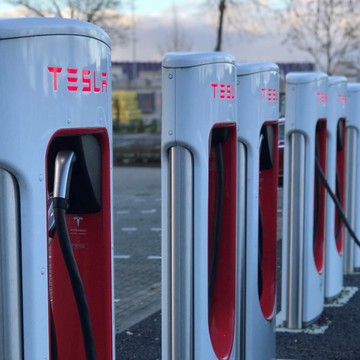 Tesla/charging stations