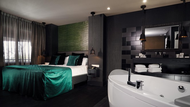 Oriental Suite Hotel Breukelen luxe kingsizebed bubble bath enjoy