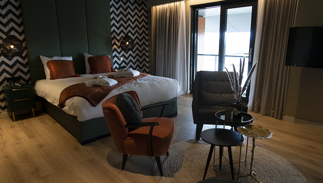 Garden Suite Hotel Breukelen Luxe Suite zitdeel slaapdeel kingsizebed