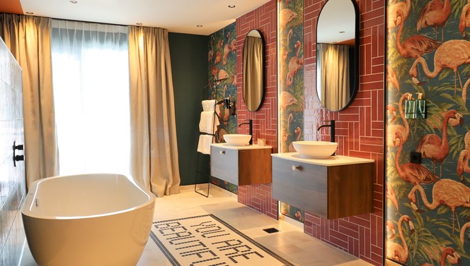 Miami suite badkamer bubbelbad dubbele wastafel